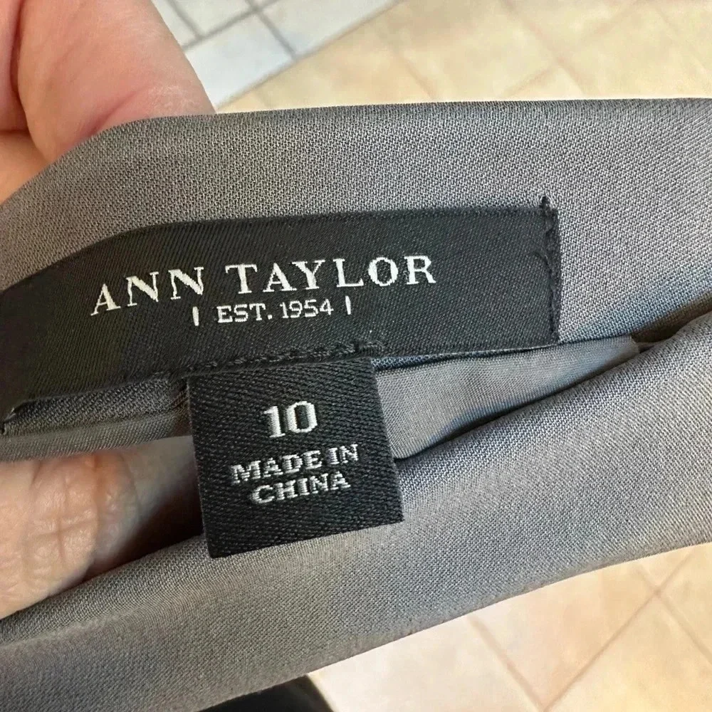 Ann Taylor Timeless Chic Silk Grey Classic Career Pencil Skirt Size 10 Medium M